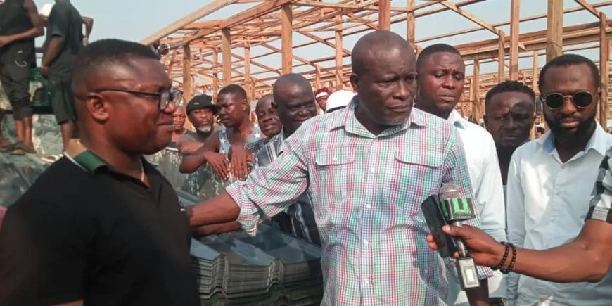 Kantamanto Fire: Bawumia Donates 250 Packets of Roofing Sheets to Kantamanto Traders