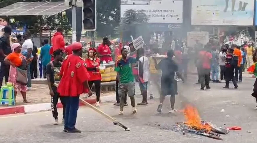 A-G drops charges against Democracy Hub protesters
