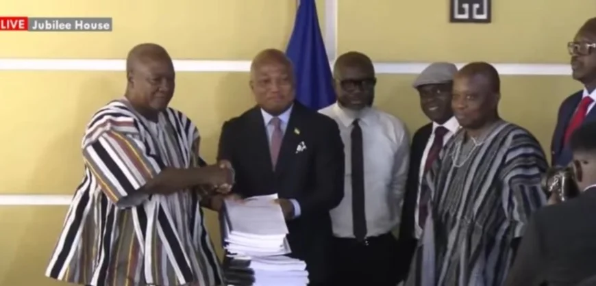 ORAL Committee Uncovers 2,417 Corruption Cases, Submits Report to Mahama