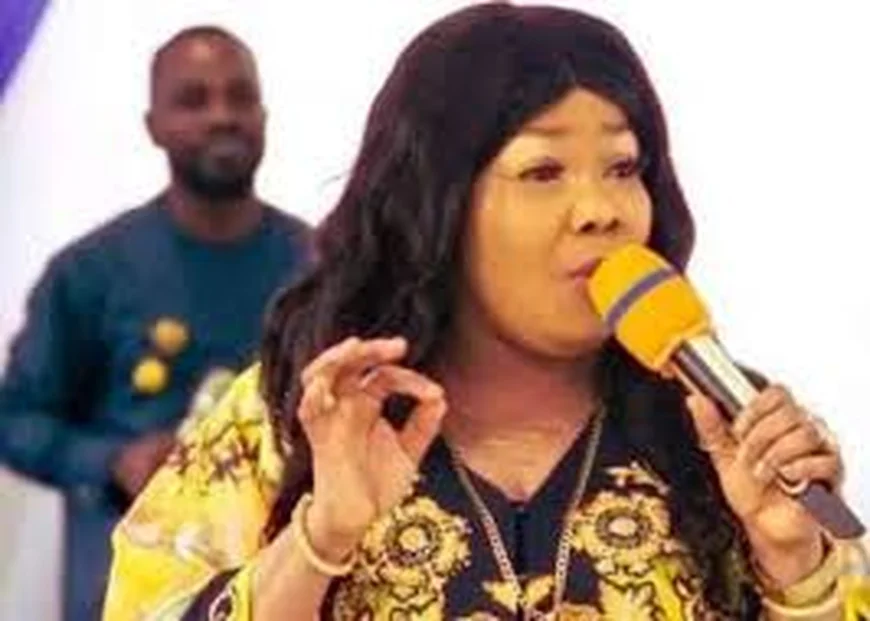 $800 Is Not A Big Deal, Stop Critiquing Sammy – Agradaa