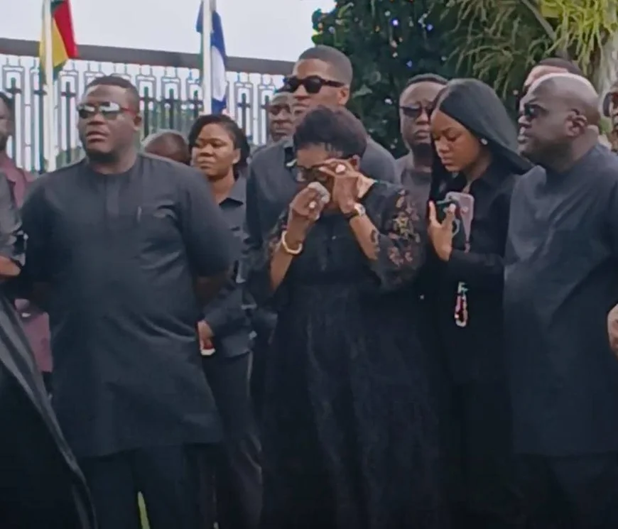 VIDEO: First Lady Lordina Mahama Weeps Uncontrollably as She Lays Wreath-laying to Helicopter Crash Victims