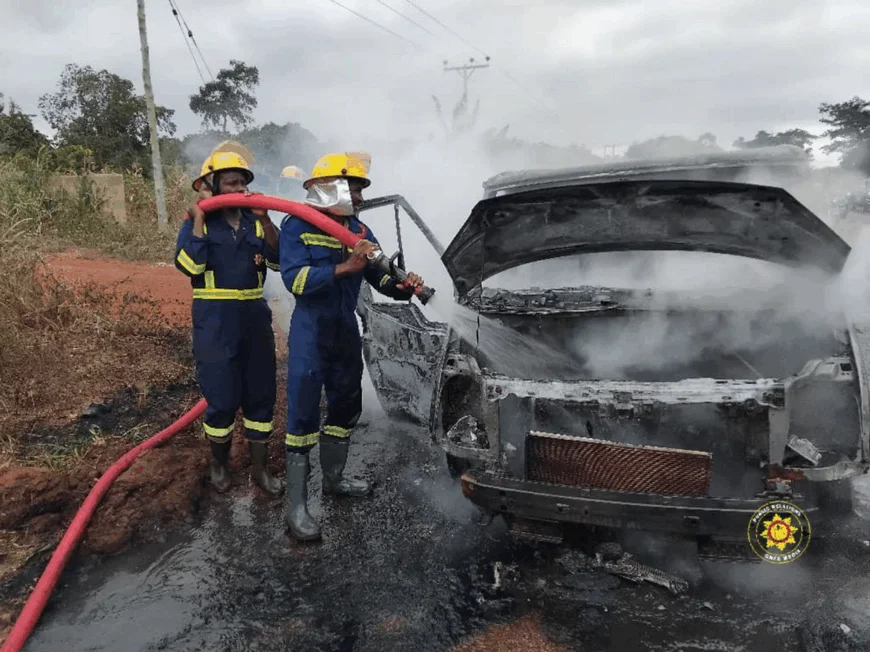 Ford Transit Catches Fire On Techiman–Sunyani Road