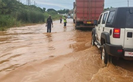 VIDEO: Downpour Paralyzes Transport In Accra As Roads Become Impassable