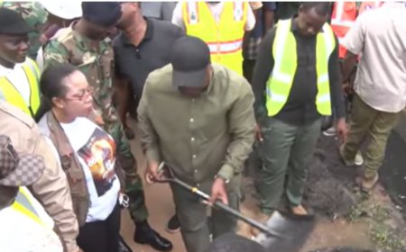 Mahama Leads Clean-Up Exercise, Helps Desilt Clogged Drain In Tse Addo
