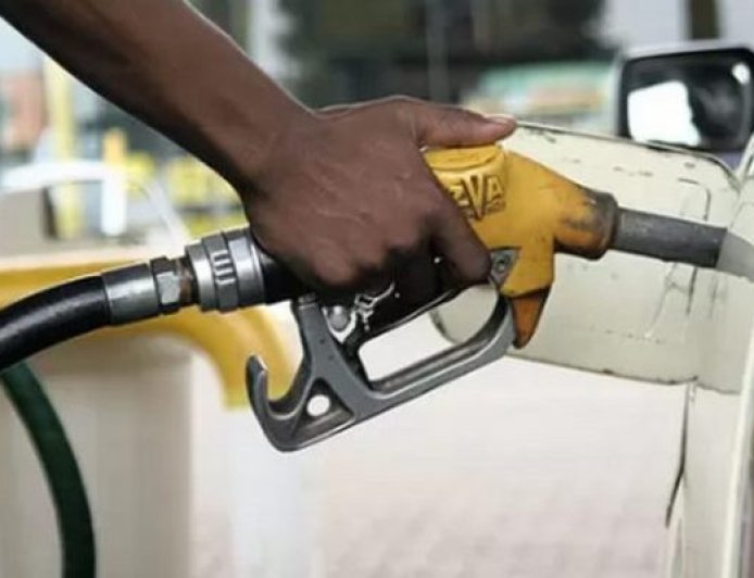 Mahama Orders GH¢2 Reduction In Diesel Price For One Month