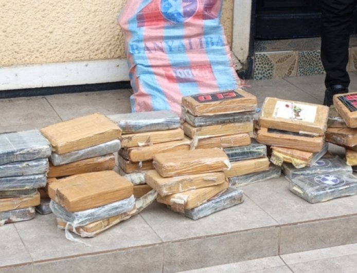 Tema: Seized Suspected Cocaine In Port Enclave Has Street Value Of US$6.928 Million - Police