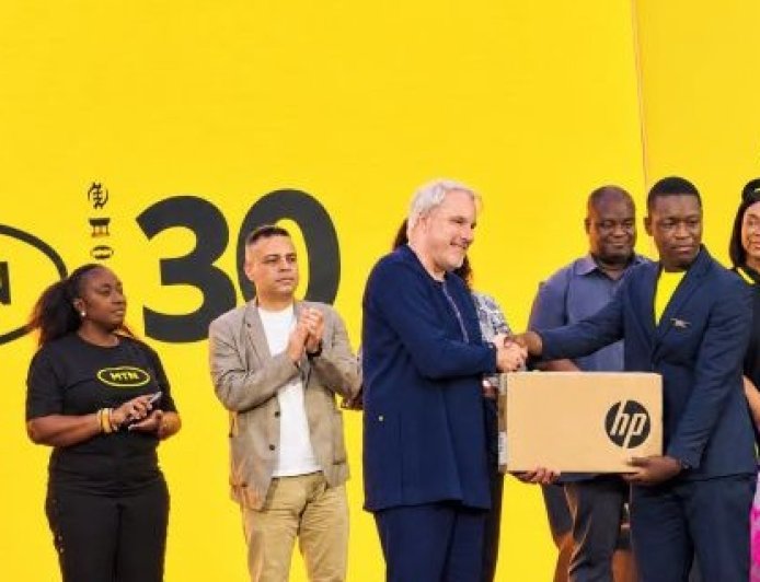 MTN Awards 500 Bright Scholarships to Students, Teachers